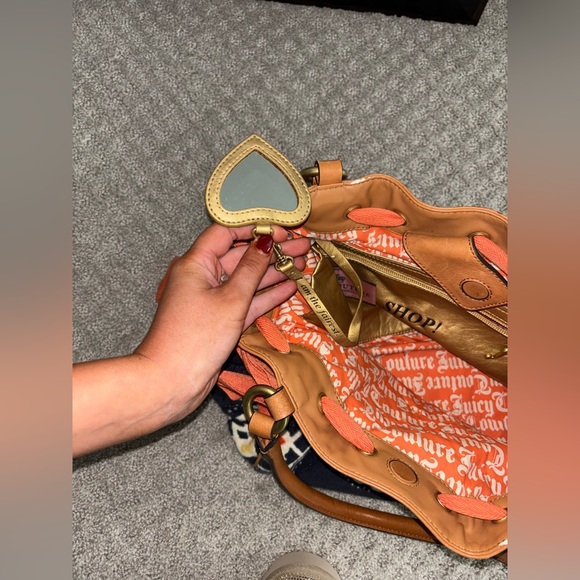 LIKE NEW JUICY COUTURE DAYDREAMER BAG - Picture 7 of 11